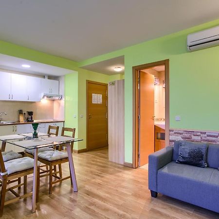 Apartamentos Barajas Madrid Exterior photo