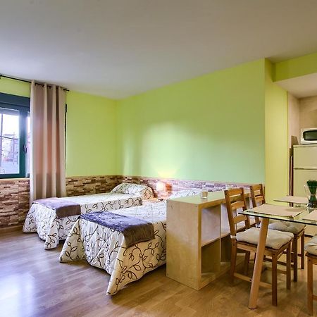 Apartamentos Barajas Madrid Exterior photo
