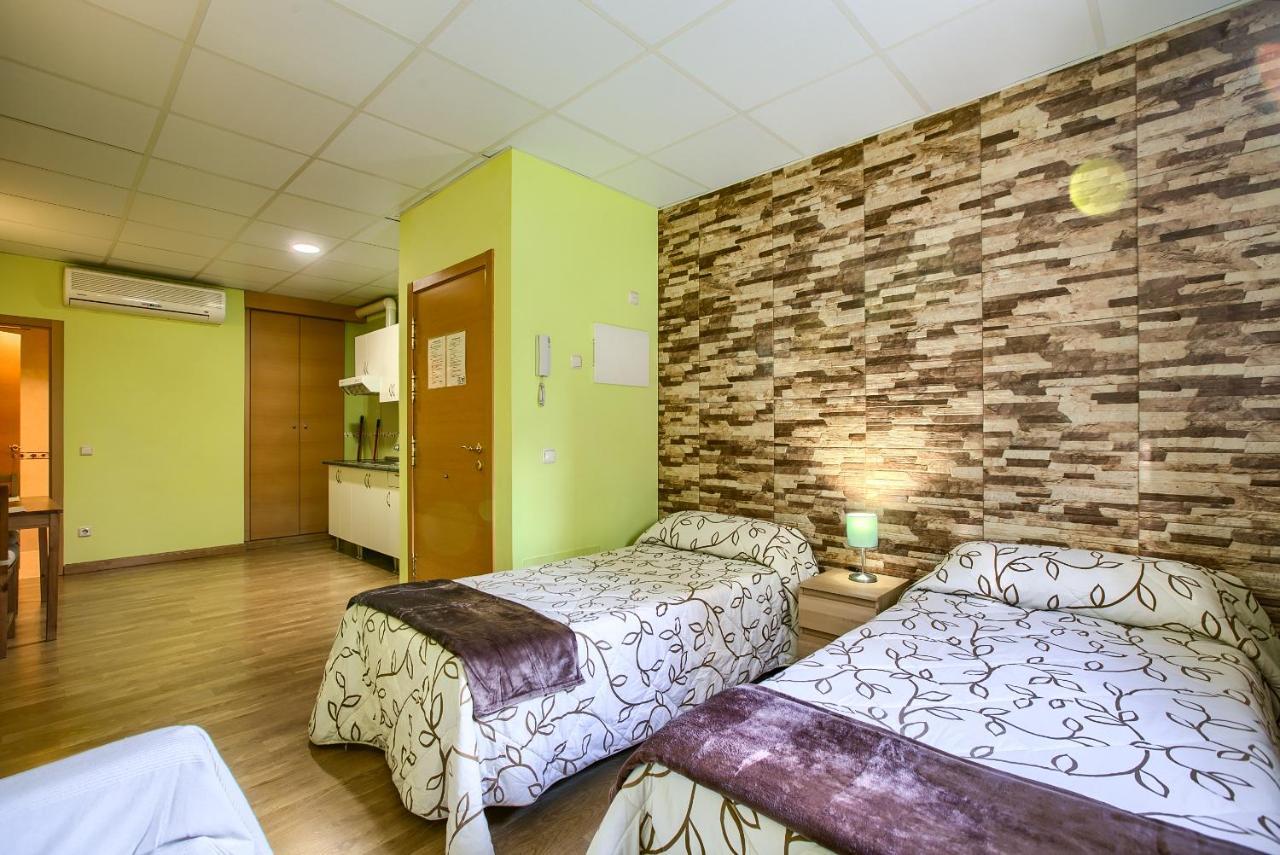 Apartamentos Barajas Madrid Exterior photo