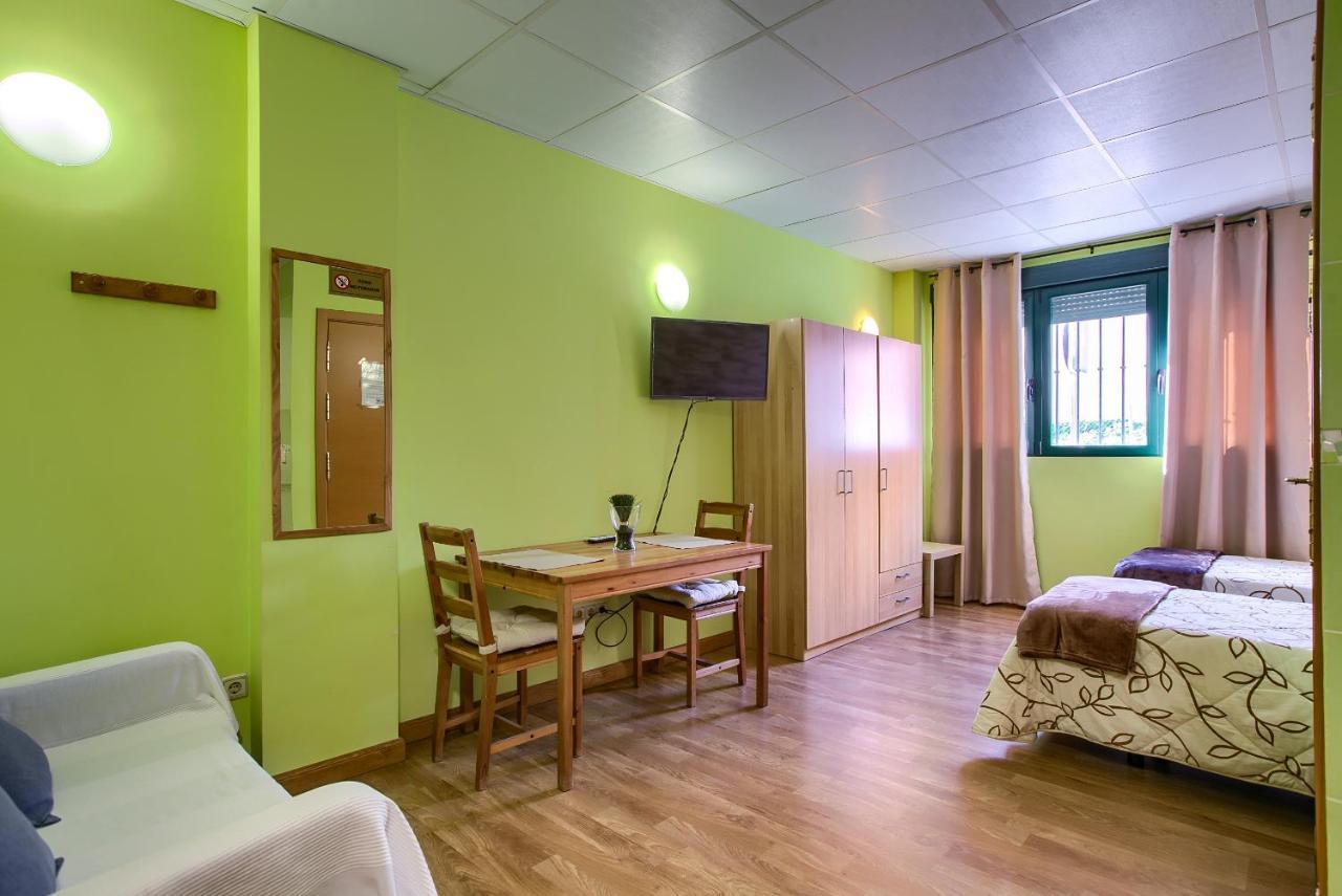 Apartamentos Barajas Madrid Exterior photo