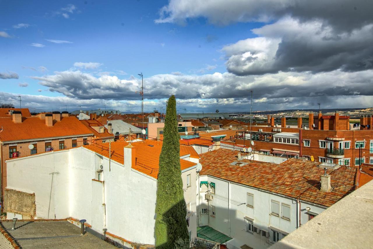 Apartamentos Barajas Madrid Exterior photo