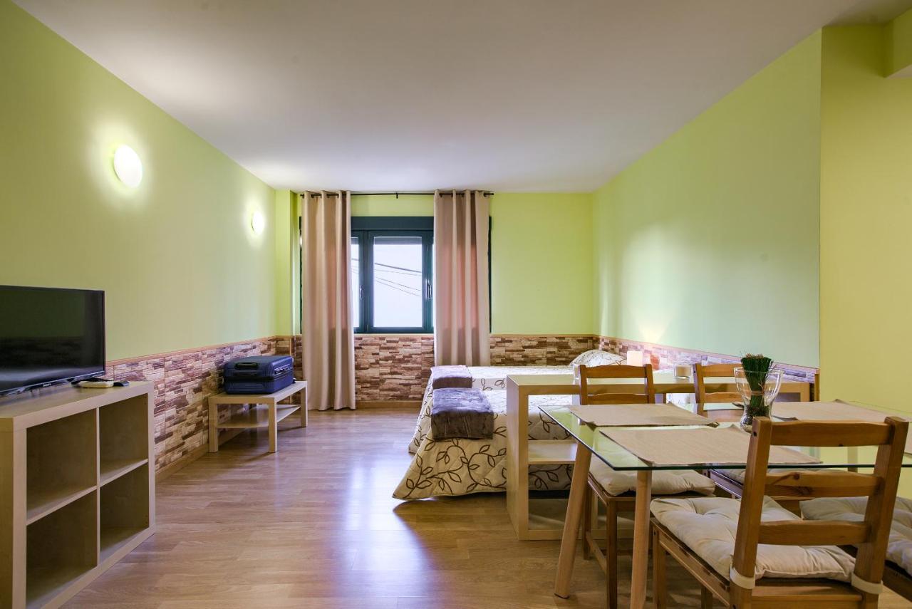 Apartamentos Barajas Madrid Exterior photo