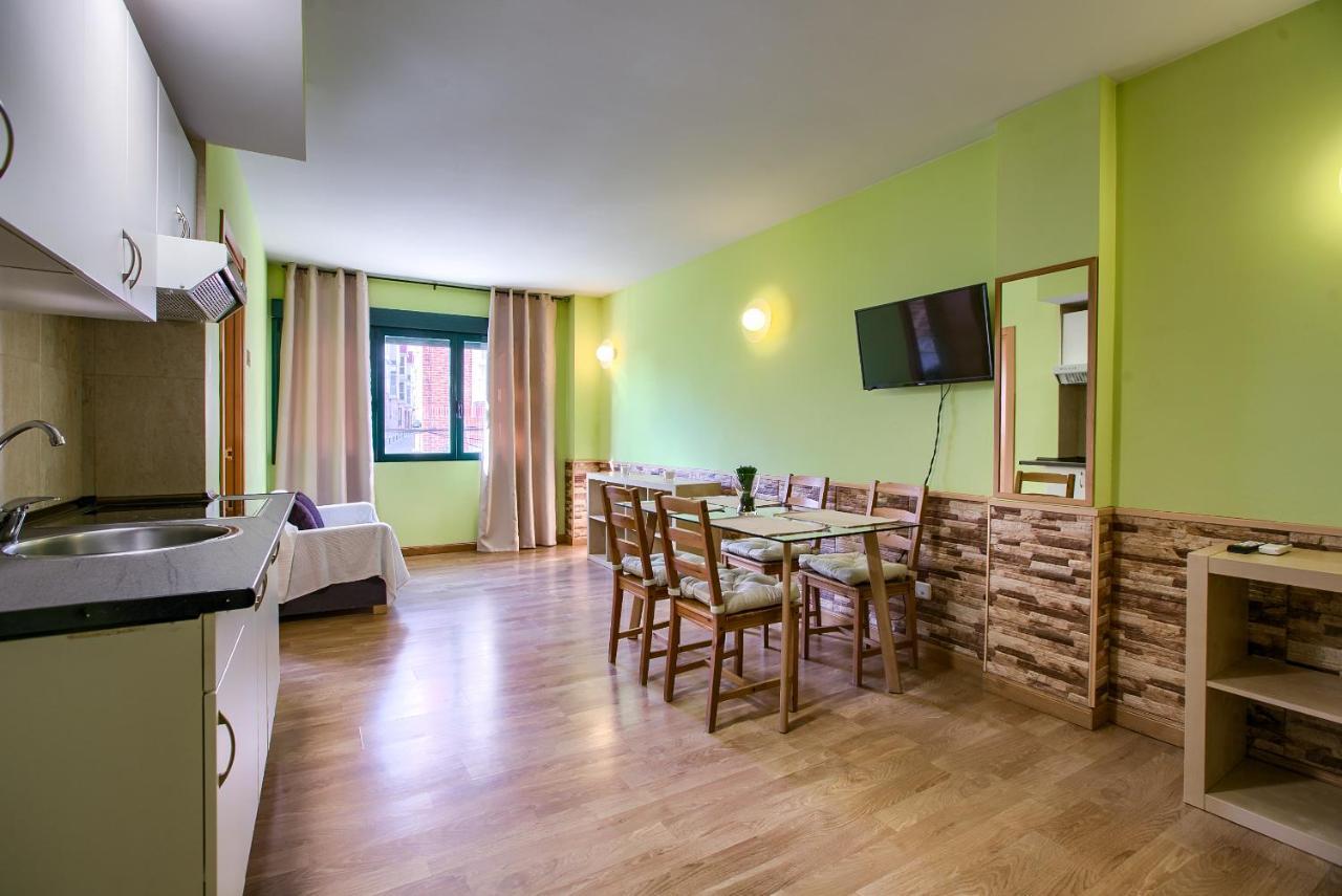 Apartamentos Barajas Madrid Exterior photo