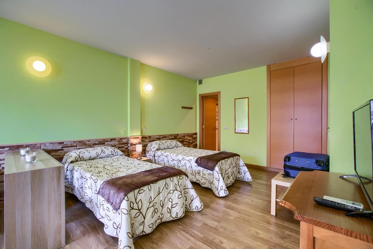 Apartamentos Barajas Madrid Exterior photo