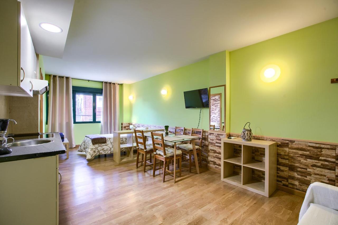 Apartamentos Barajas Madrid Exterior photo
